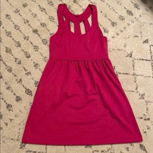Sleeveless dress with cute back